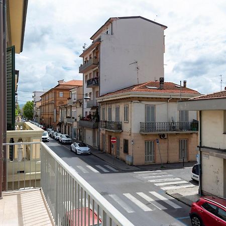 La Suite 2 Ondina Viareggio 200M From Sea - Happy Rentals Buitenkant foto