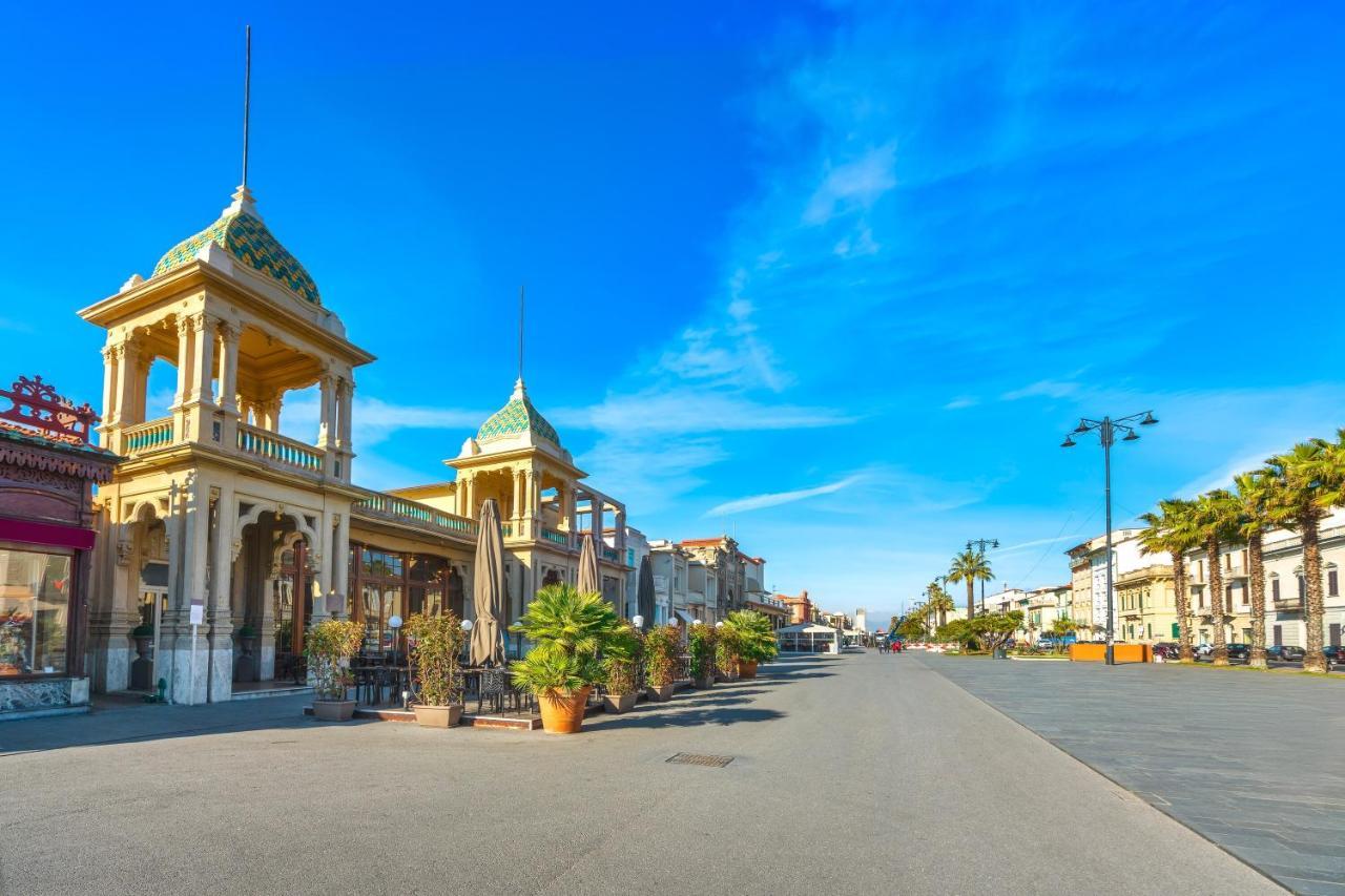 La Suite 2 Ondina Viareggio 200M From Sea - Happy Rentals Buitenkant foto